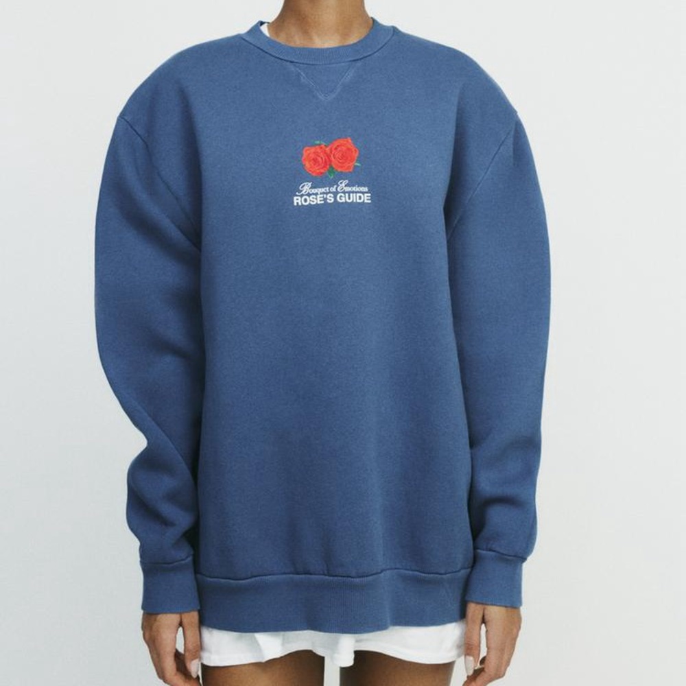 Zara NWT Sweatshirt with ROSE inscription
BLUE | 0085/156/400 Size M